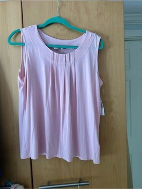 Jones Studio new with tags Sleeveless Pleated Round-Neck Tank Top - Light Pink